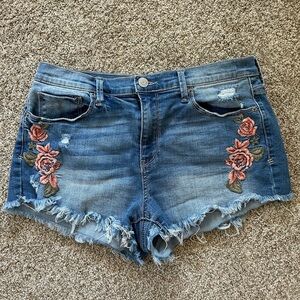 Mudd High Rise Shortie Flx Stretch embroidered floral Jean shorts. Boho Festival